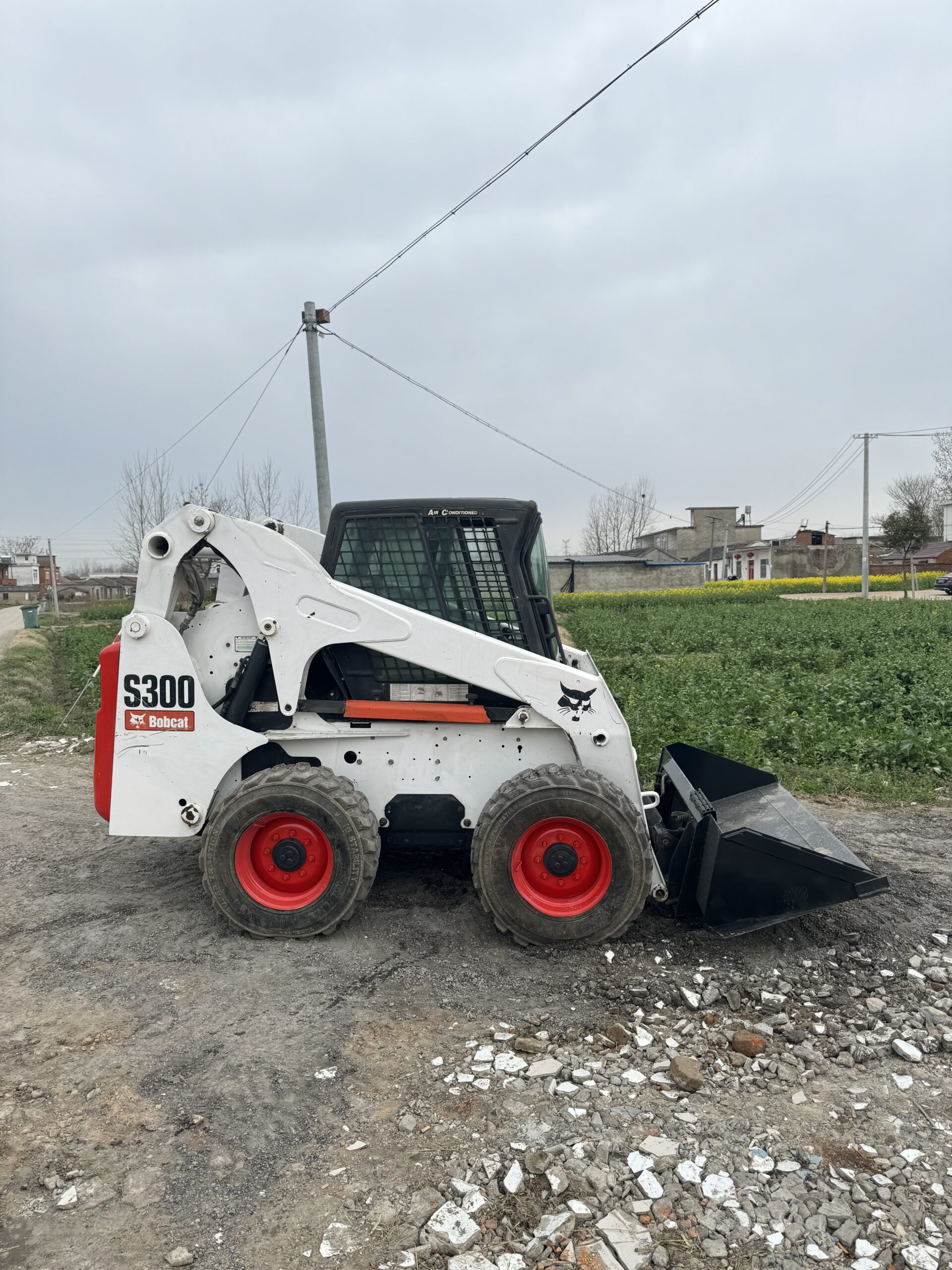 İyi durumdaki kullanılmış Bobcat S300 satılık